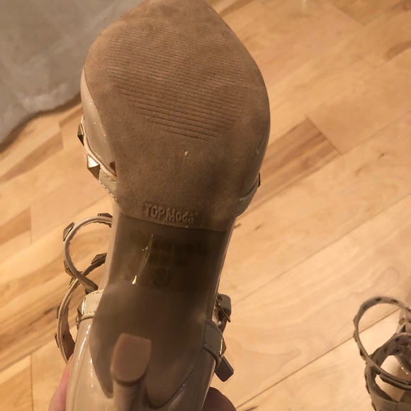 Heels - Picture 2 of 3